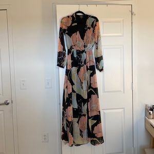 Lulu’s black floral maxi dress